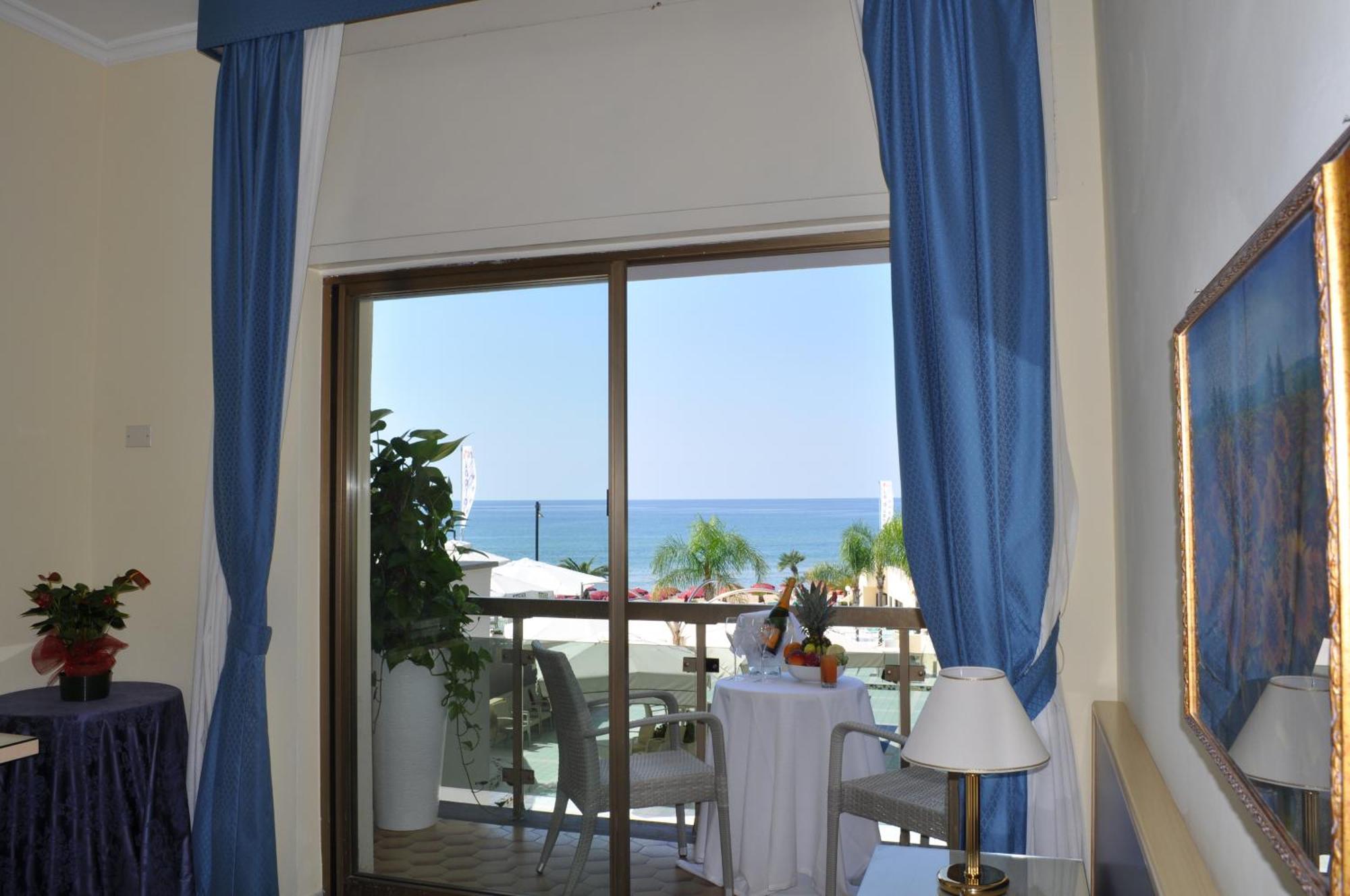 Hotel La Playa 스펠론가 외부 사진