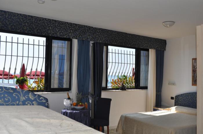 Hotel La Playa 스펠론가 외부 사진