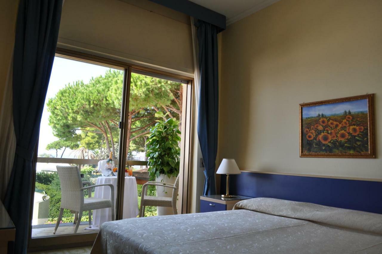 Hotel La Playa 스펠론가 외부 사진
